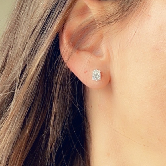 Sterling Silver 1/2 c.t. Stud Earrings - Picture 15 of 16